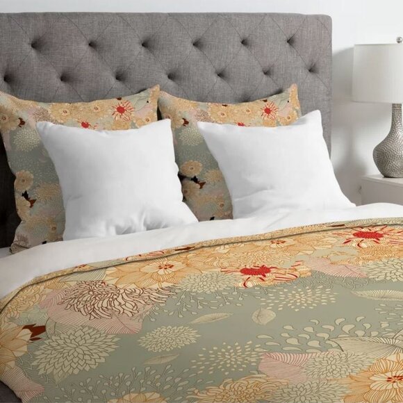 Iveta Abolina Traditional Floral Queen Duvet Cover and Two (2) Standard Shams - Picture 6 of 9